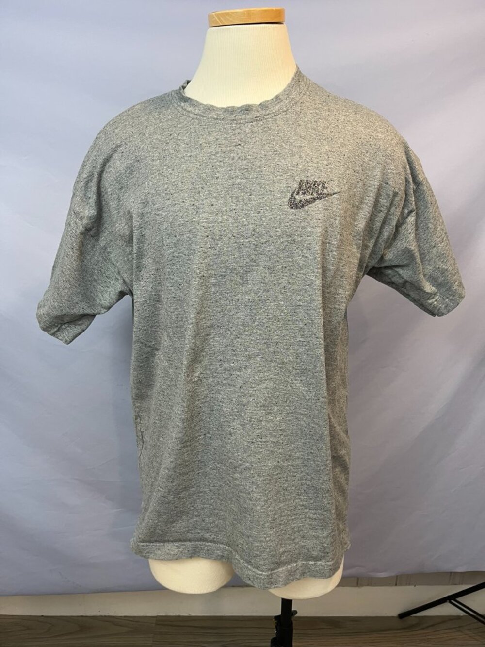 Nike Sportswear Futura Embroidered Logo T-Shirt Men’s L Heather Gray Heavyweight